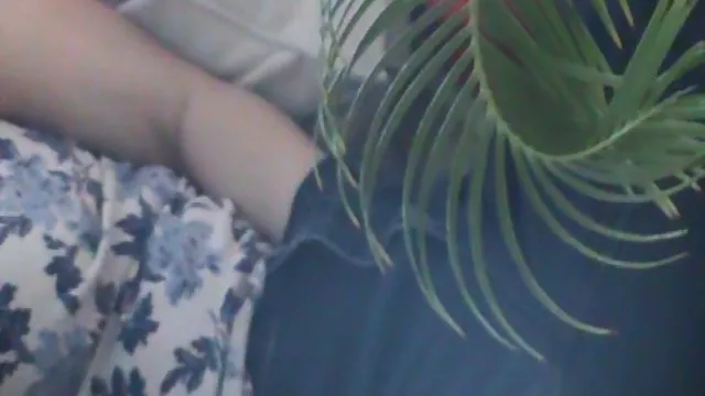 Bedava porno hiçbir kayıt Bir DİL sikis film bedava ile pürüzsüz amını delme sürtük Asyalı kadın
