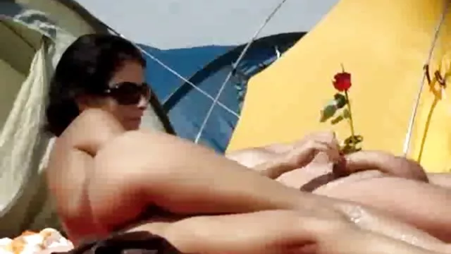 Bedava porno hiçbir kayıt Jessica Grubu döşeme bedeva şikiş izle fantastik bir cum verir