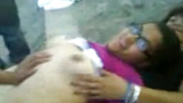 Bedava porno hiçbir kayıt Banyoda uzun tırnaklar BJ ile Asyalı kız bedava am sikişi 294