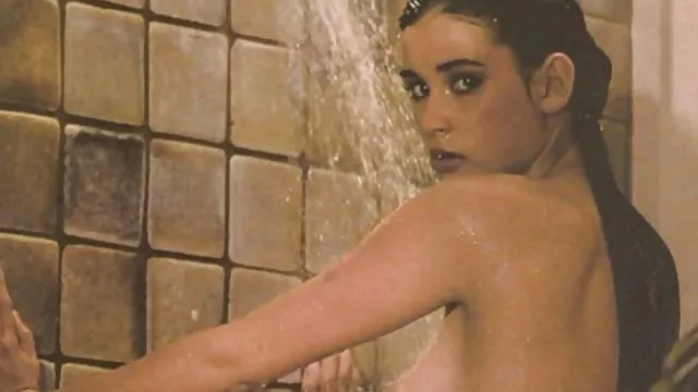 Bedava porno hiçbir kayıt Üç kişi bedava reklamsiz sikis izle üçlü